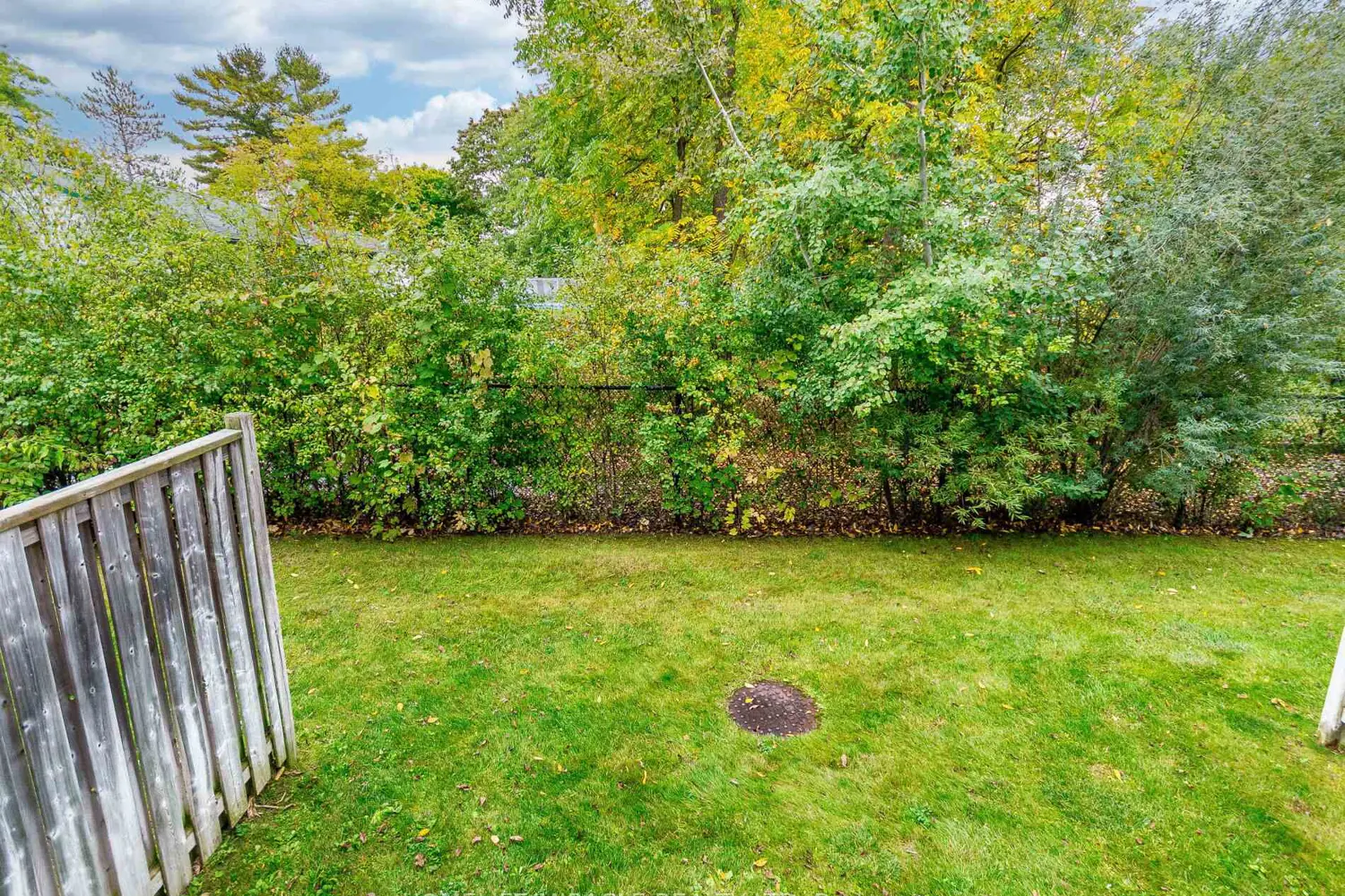 Additional image 19 of 1035 Victoria Road 143