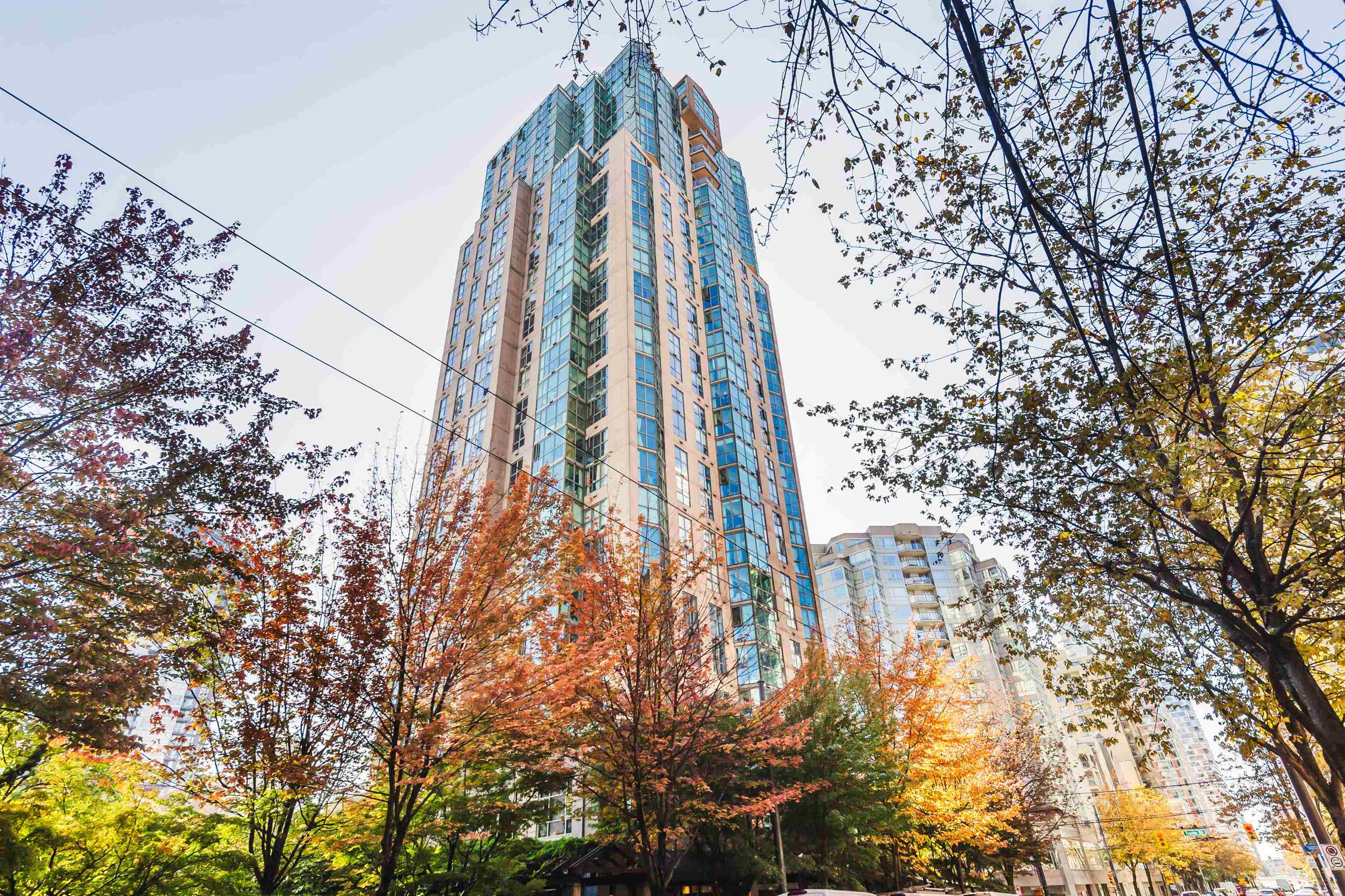 2404-1188 Howe Street, Vancouver, BC, V6Z 2S8