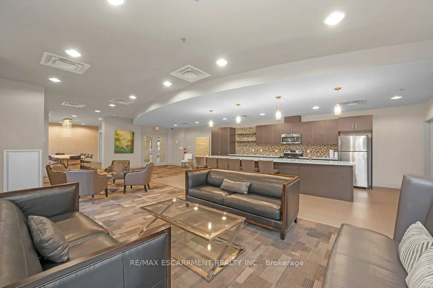 Additional image 16 of 90 Charlton Avenue 302