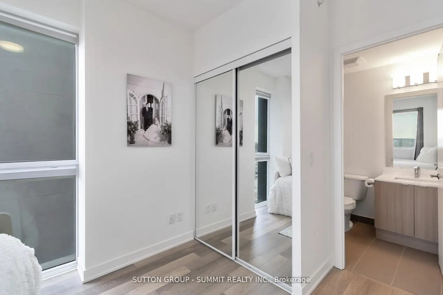 Additional image 12 of 5220 Dundas Street D422