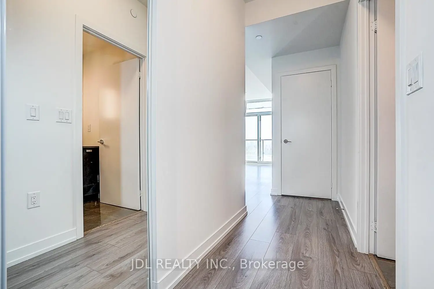 Additional image 4 of 10 De Boers Drive 808
