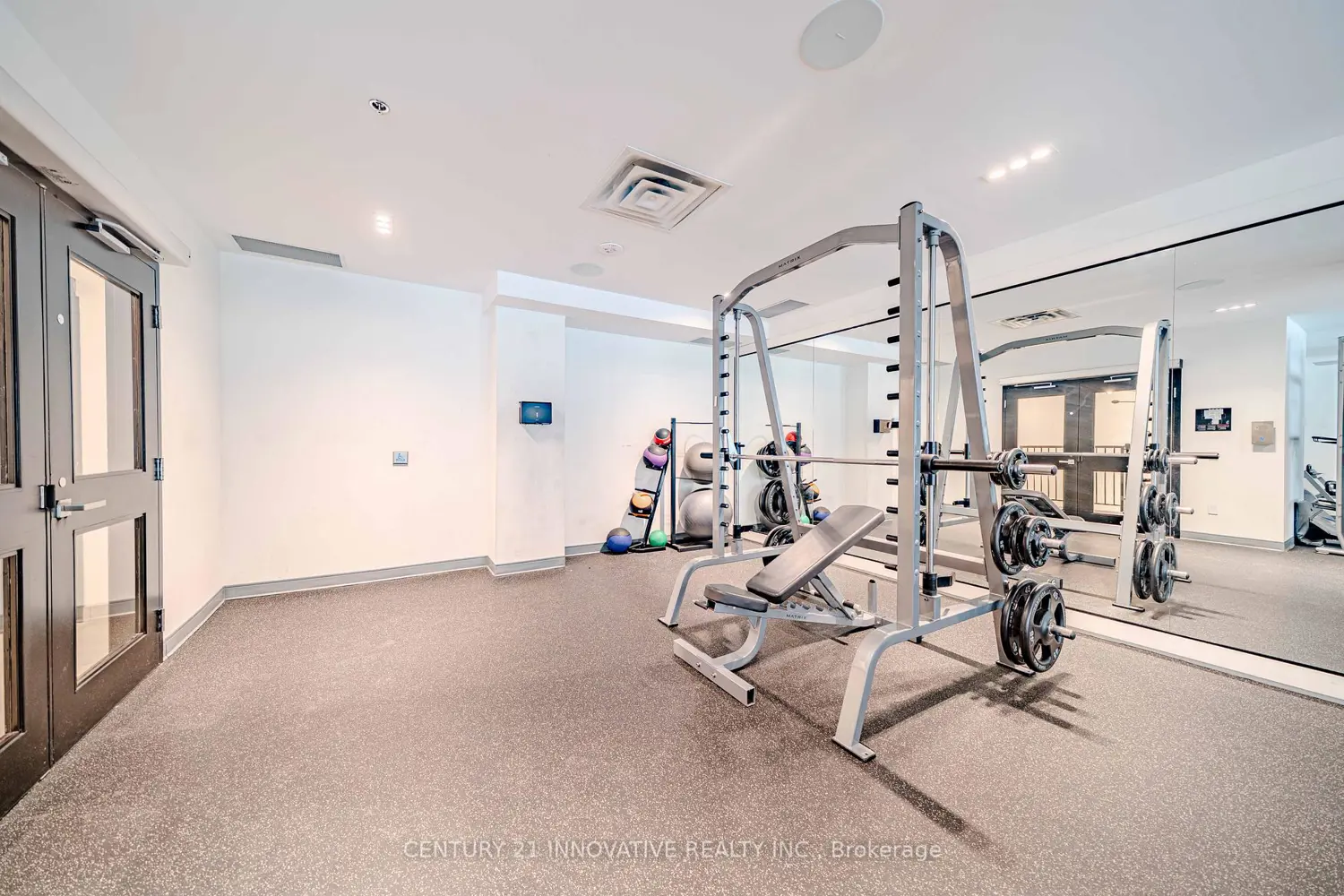 Additional image 15 of 15 Wellington Street 1005