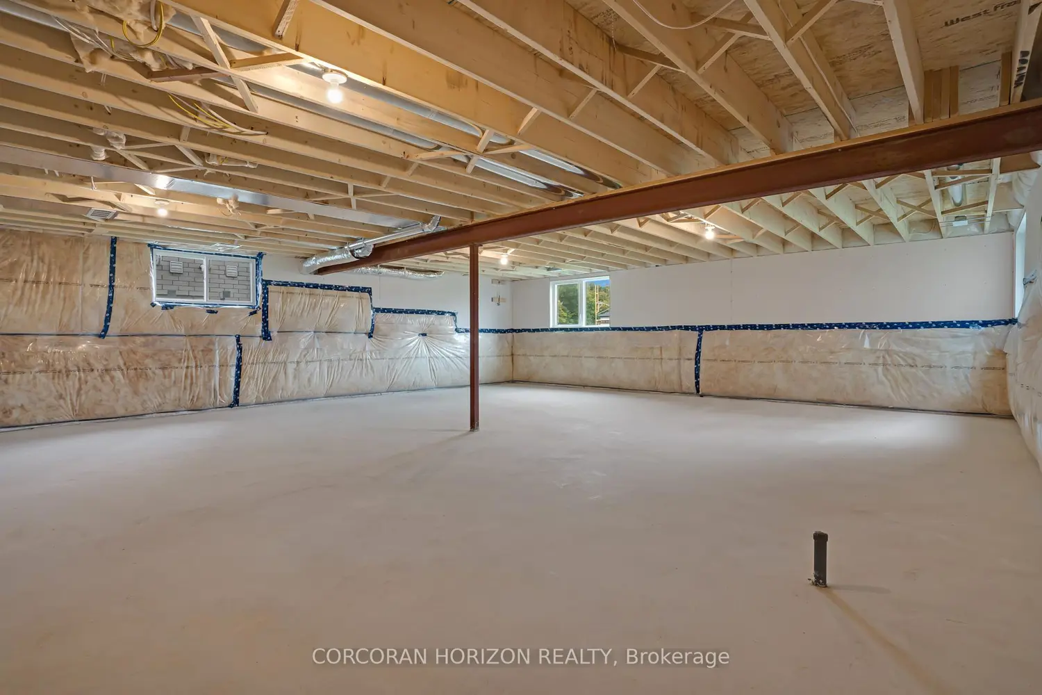 Additional image 15 of 24 Moon Crescent