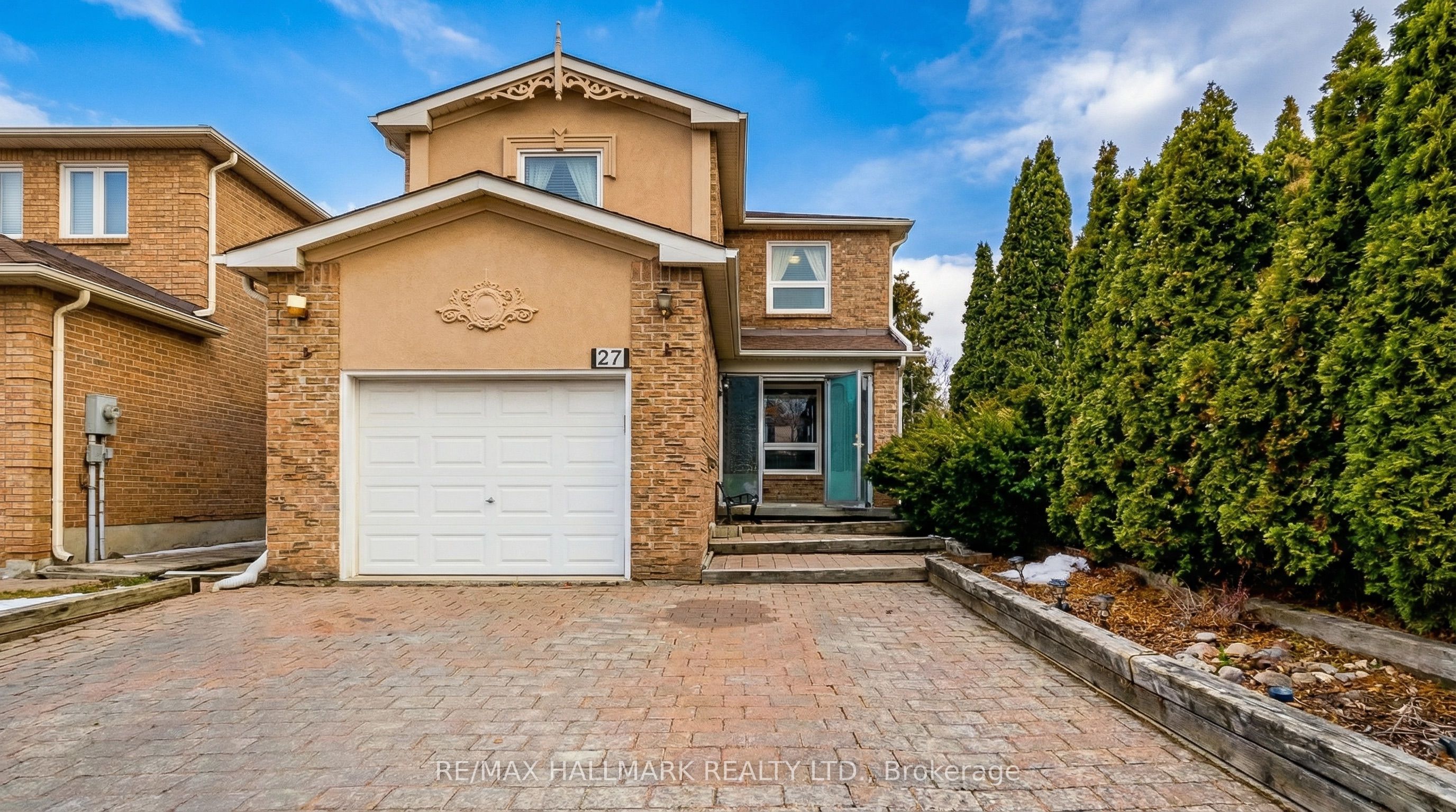 27 Constellation Crescent, Richmond Hill, ON, L4C 8J8