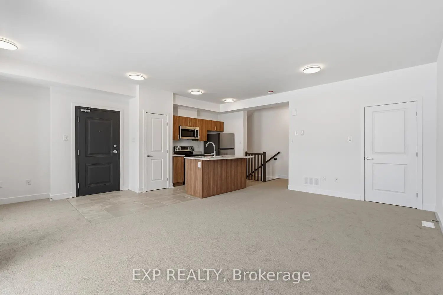 Additional image 2 of 1007 Silhouette Private