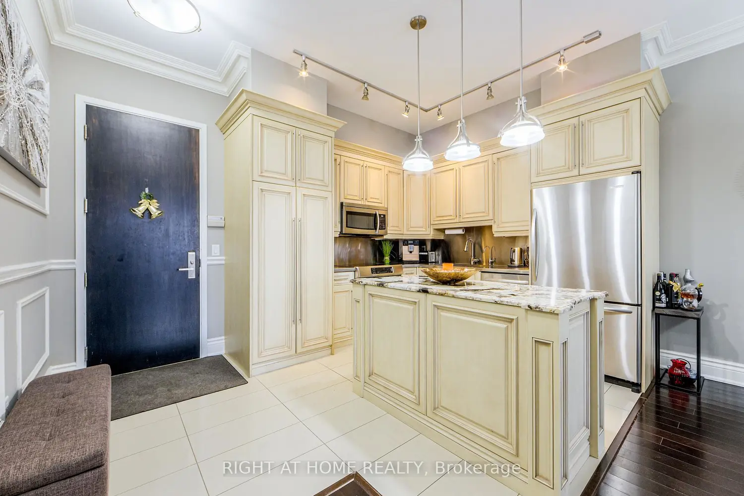 Additional image 4 of 37 Galleria Parkway Uph2