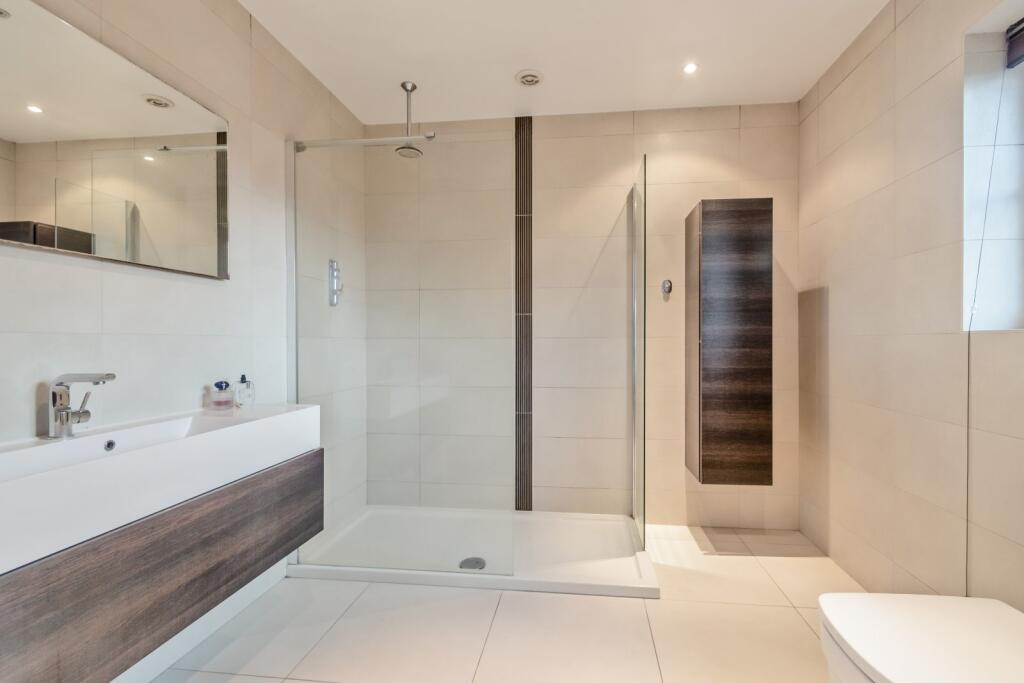 Additional image 20 of London Road, St. Albans, Hertfordshire