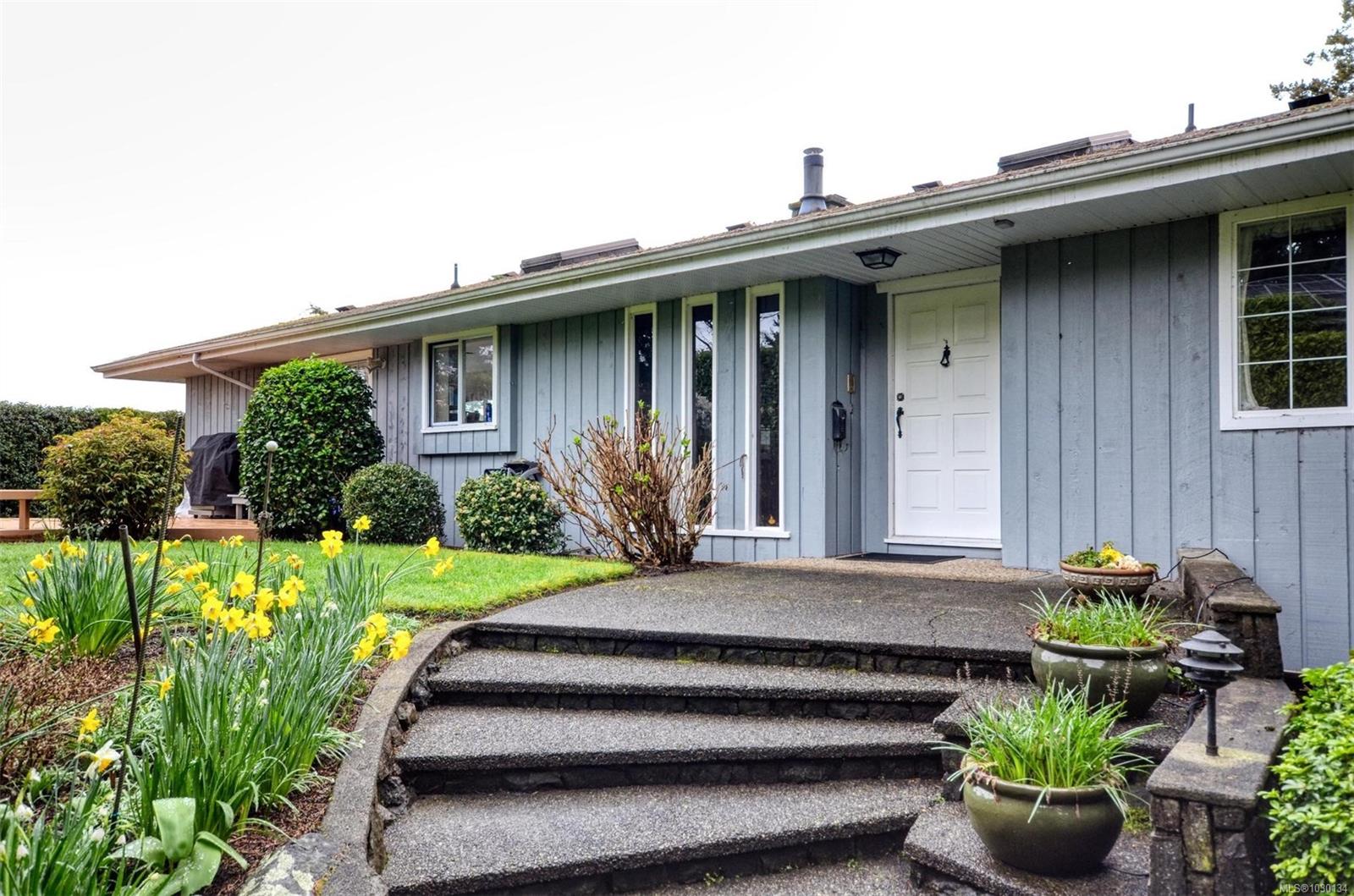 Additional image 2 of 10502 Jocelyn Place, Sidney, BC, V8L 2P5