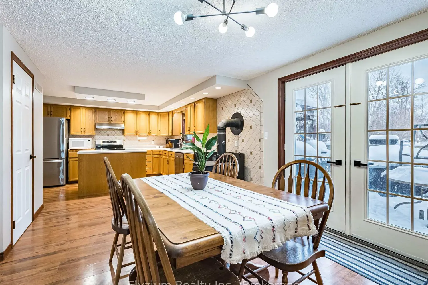 11289 Guelph Line photo 3