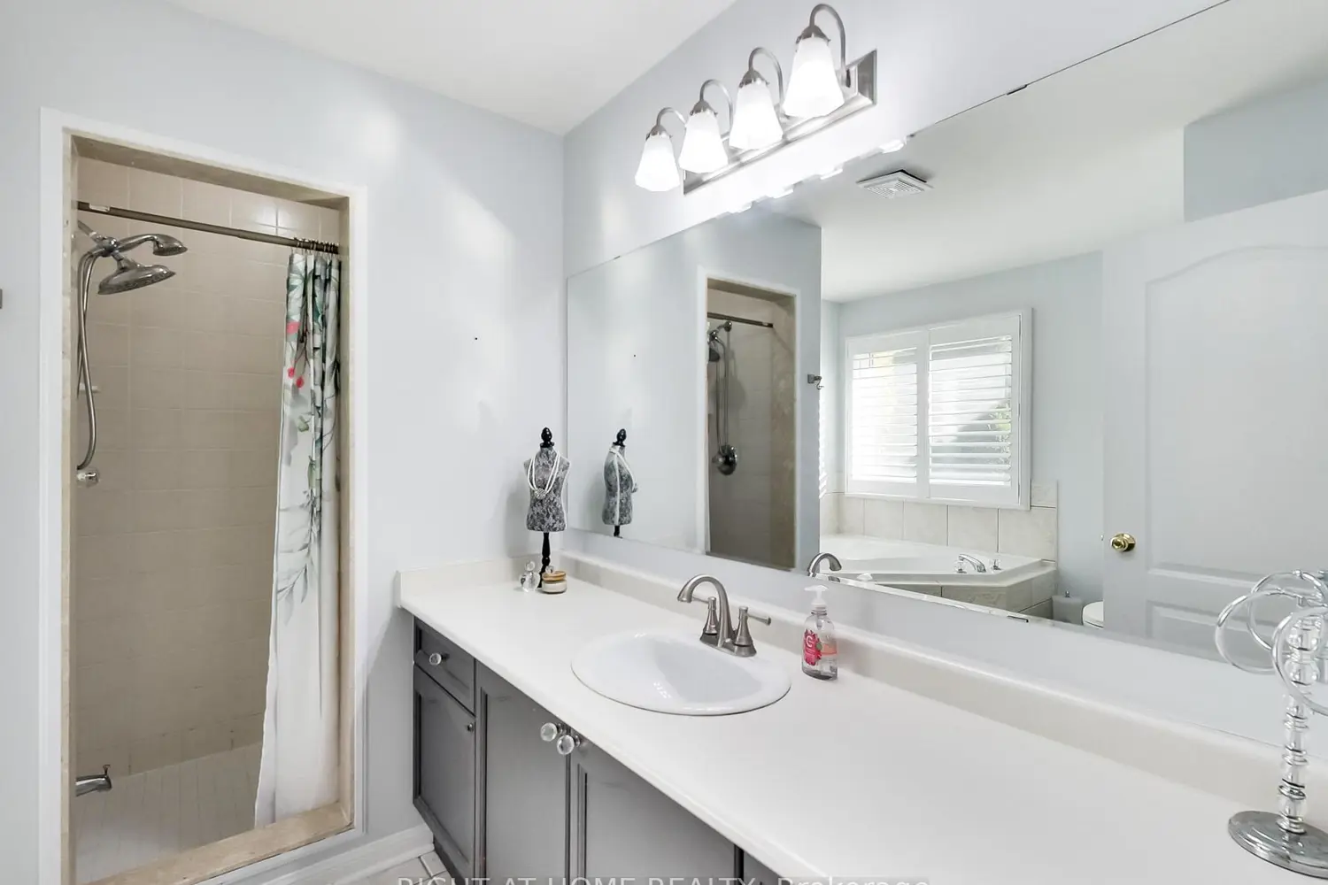 Additional image 4 of 2527 Nettlecreek Crescent