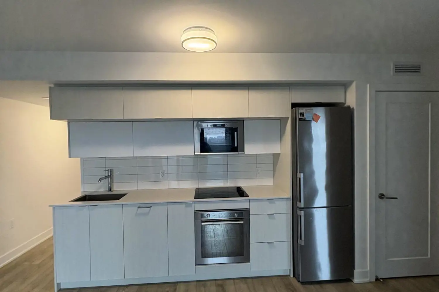 Additional image 11 of 575 Bloor Street 704