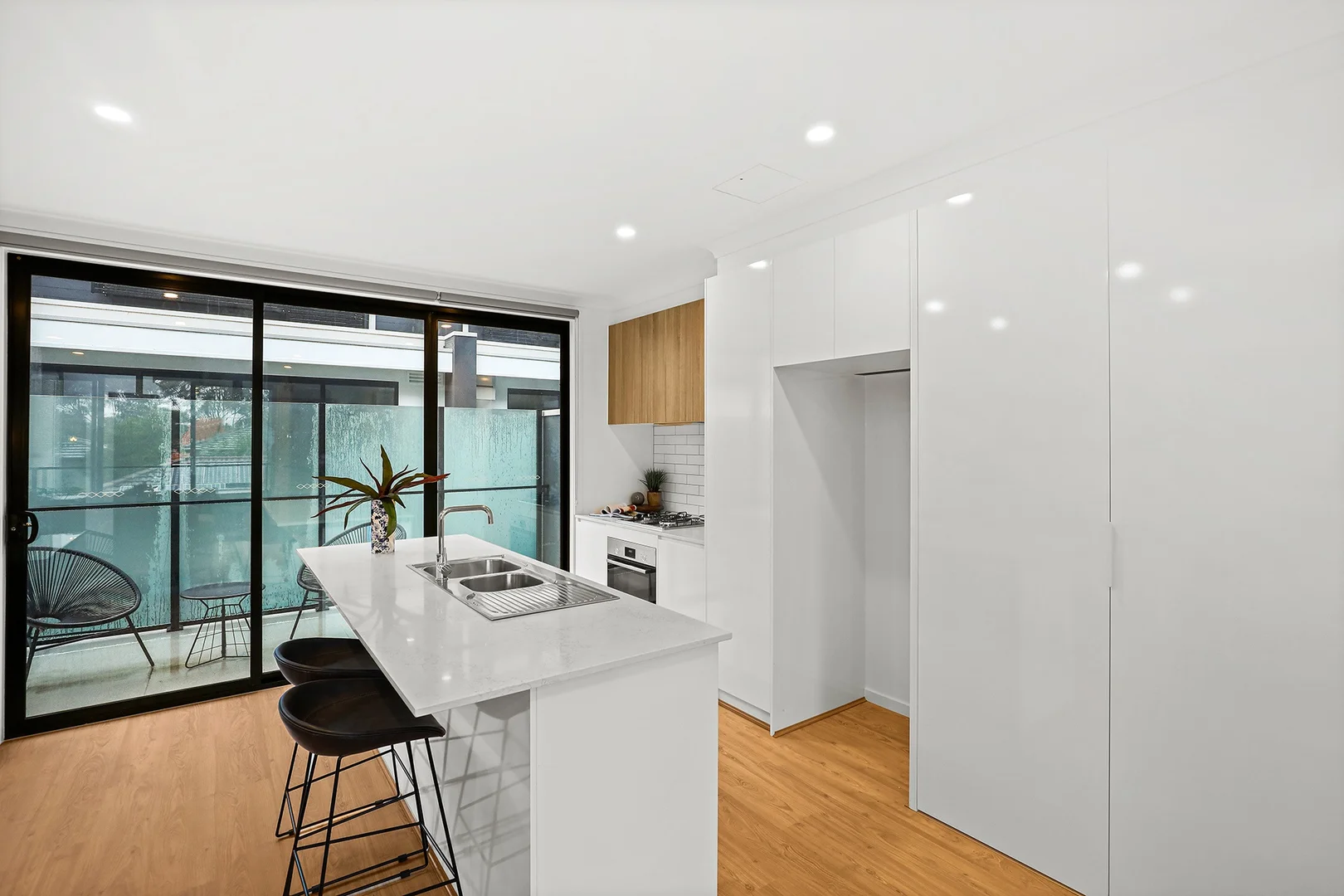 Additional image 4 of 5/4-6 Frankcom Street, Blackburn VIC 3130