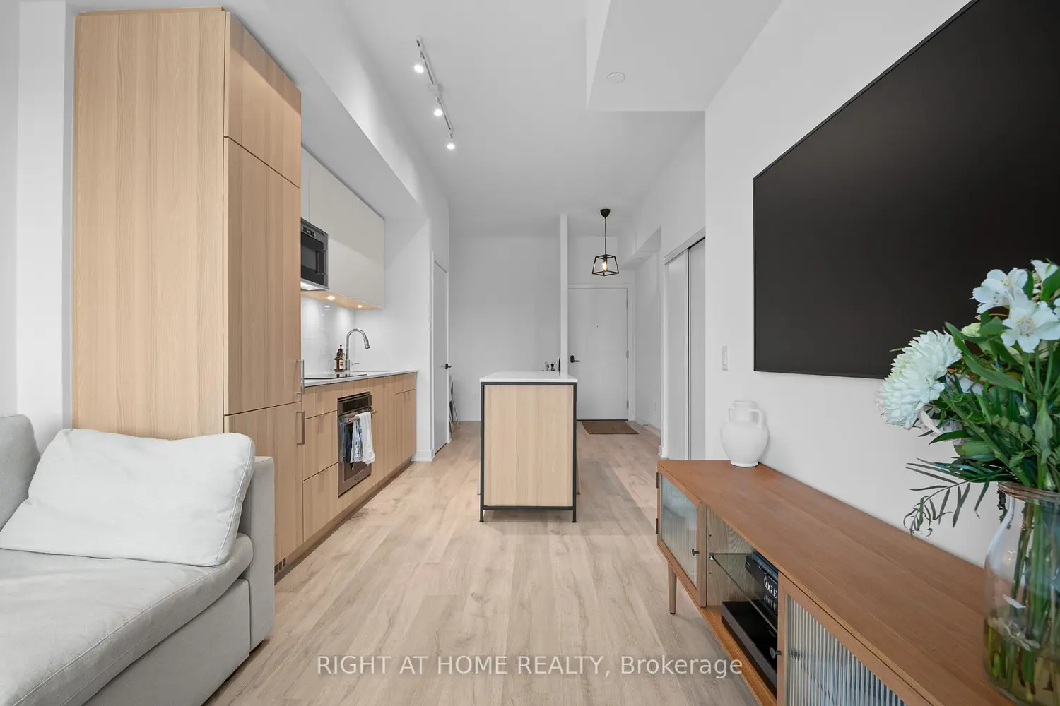 Additional image 5 of 220 Missinnihe Way 403