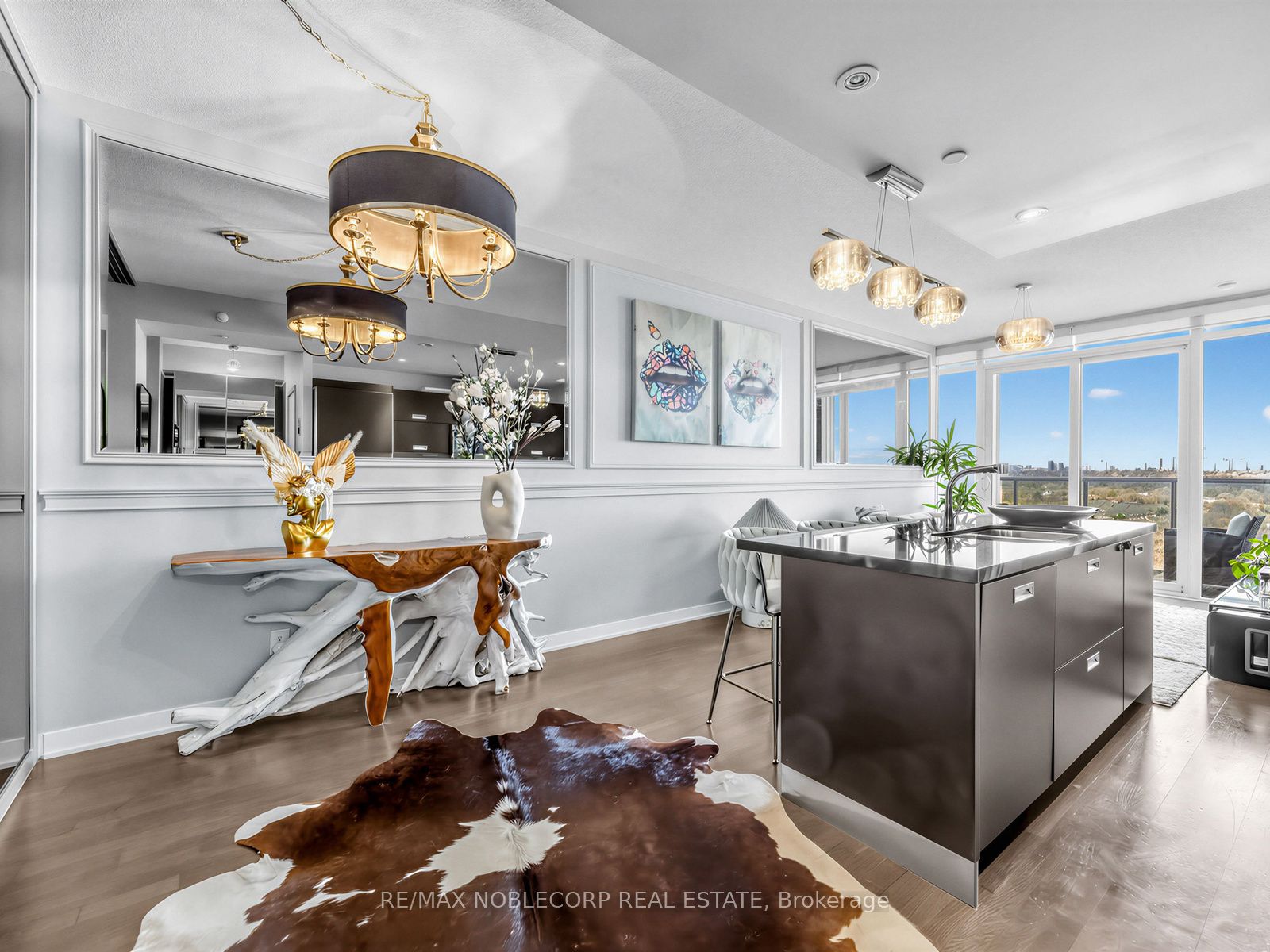 Additional image 4 of 2212-88 Park Lawn Road, Toronto, ON, M8Y 0B5