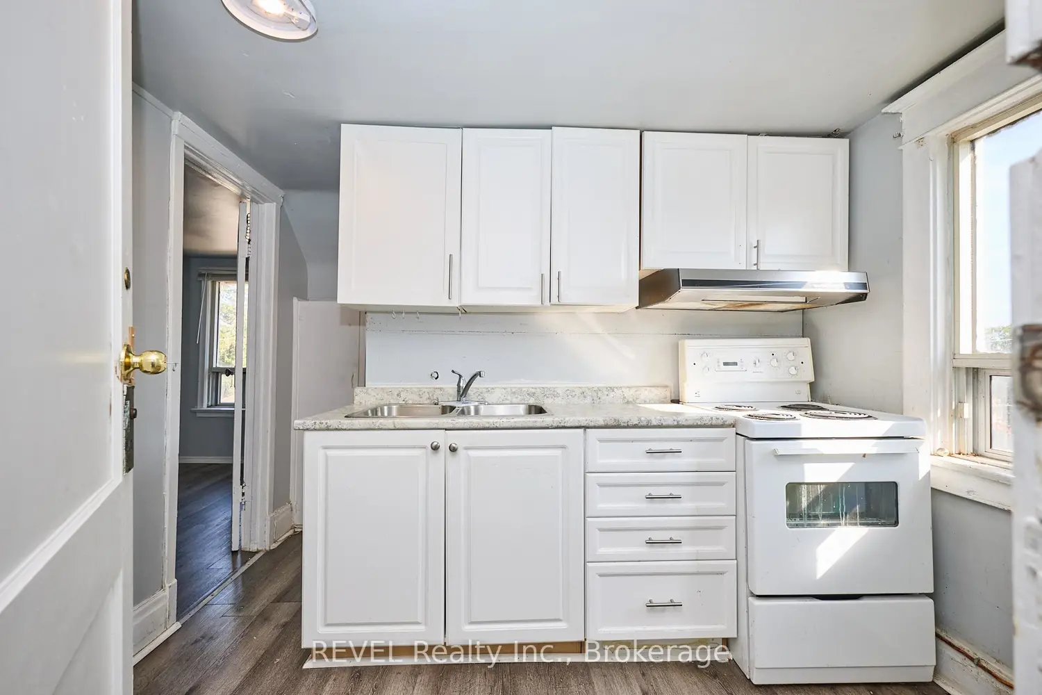 Additional image 11 of 5806 Prince Edward Avenue