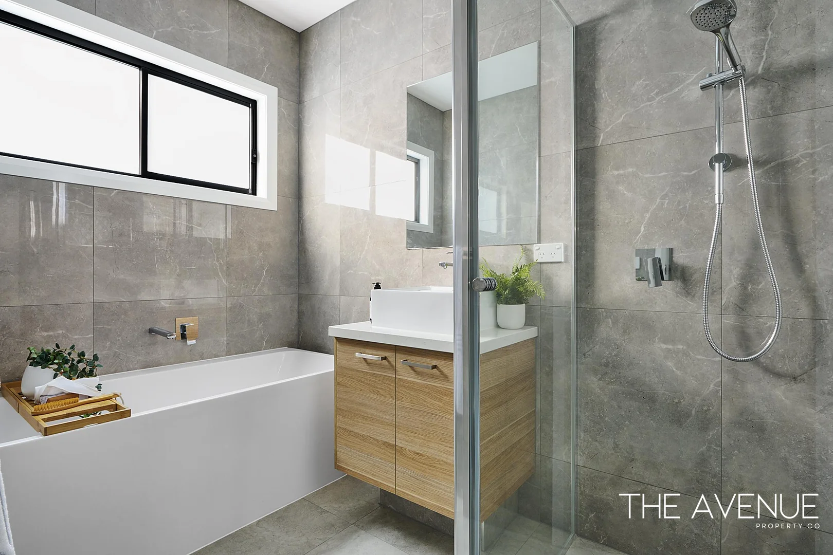 Additional image 5 of Officer VIC 3809