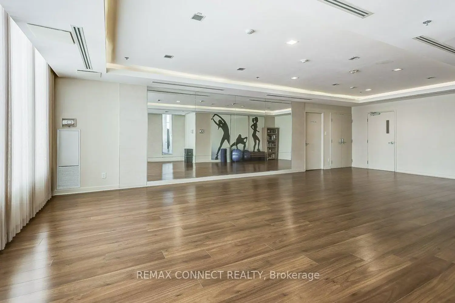 Additional image 12 of 1235 Bayly Street 905