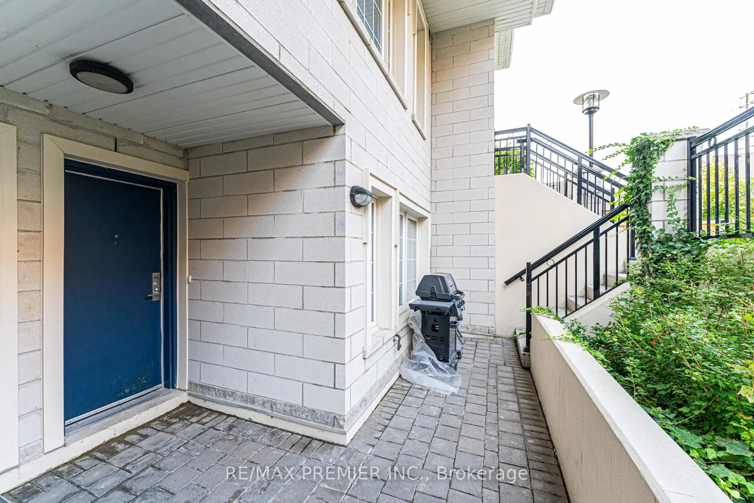 26 Bruce Street B02 photo 2