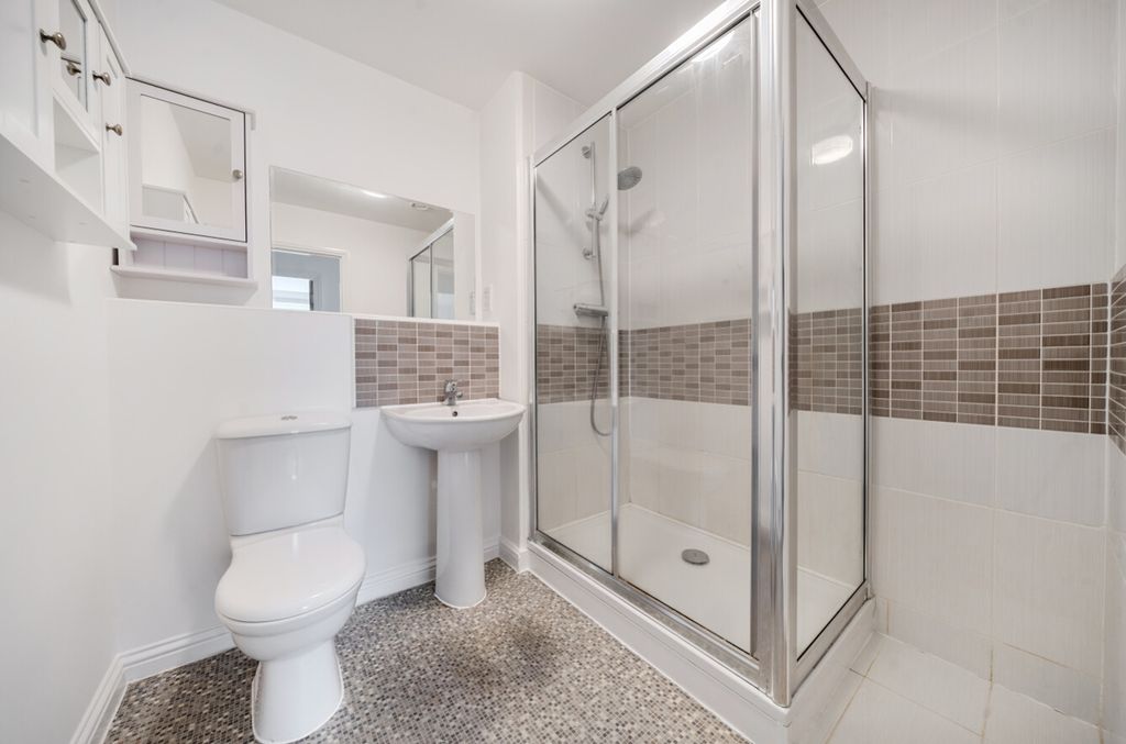 Additional image 12 of 2 bed flat for saleAngelica Road, Lincoln, Lincolnshire LN1