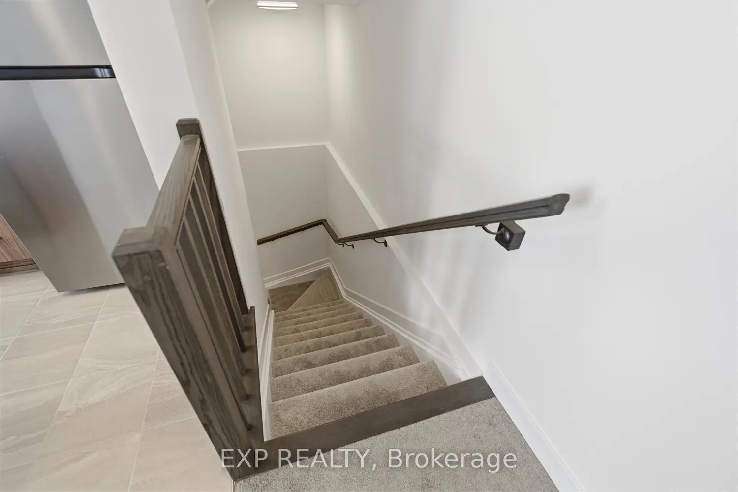 Additional image 11 of 1007 Silhouette Private