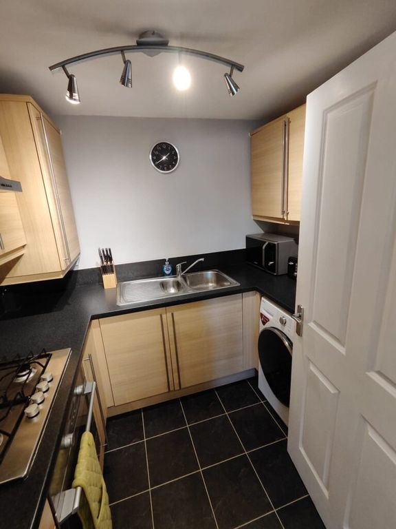 2 bed flat for saleBittern Road, Queens Hill NR8 photo 2