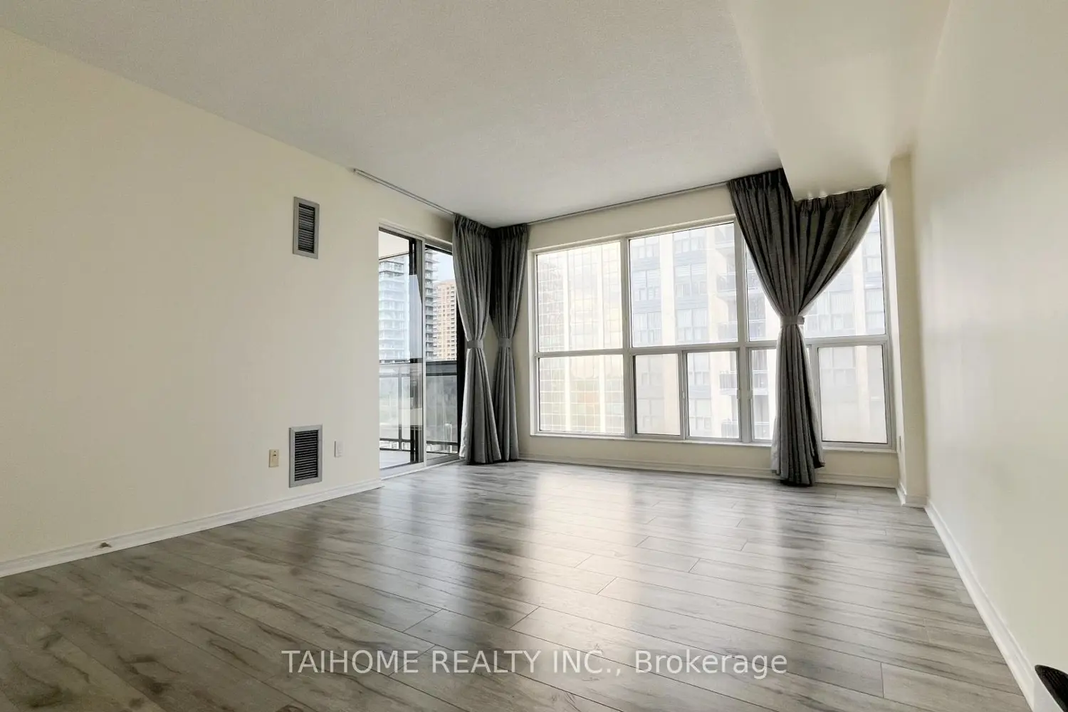Additional image 13 of 28 Hollywood Avenue 809