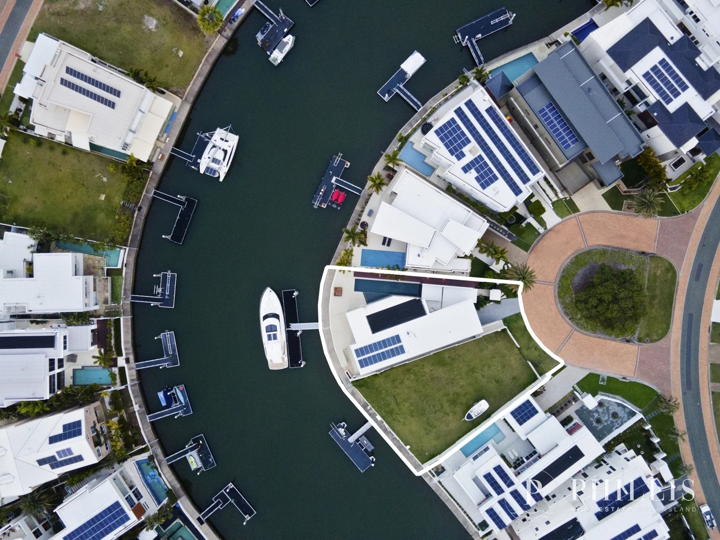 Additional image 3 of 26-28 Royal Albert Crescent, Sovereign Islands QLD 4216