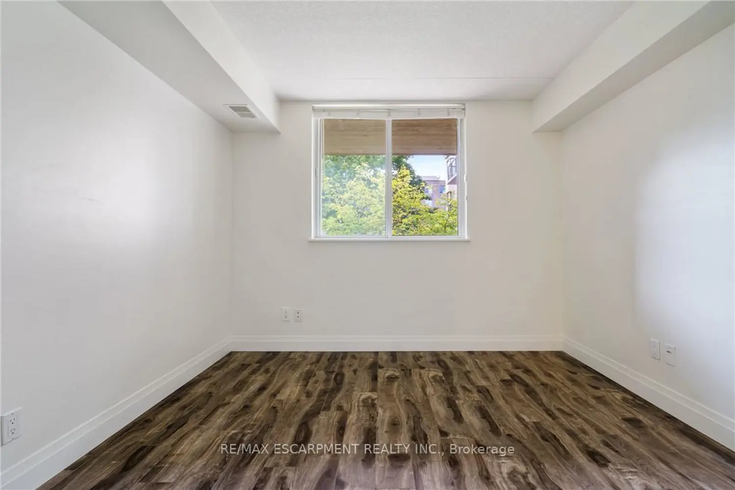 Additional image 10 of 3499 Upper Middle Road #211