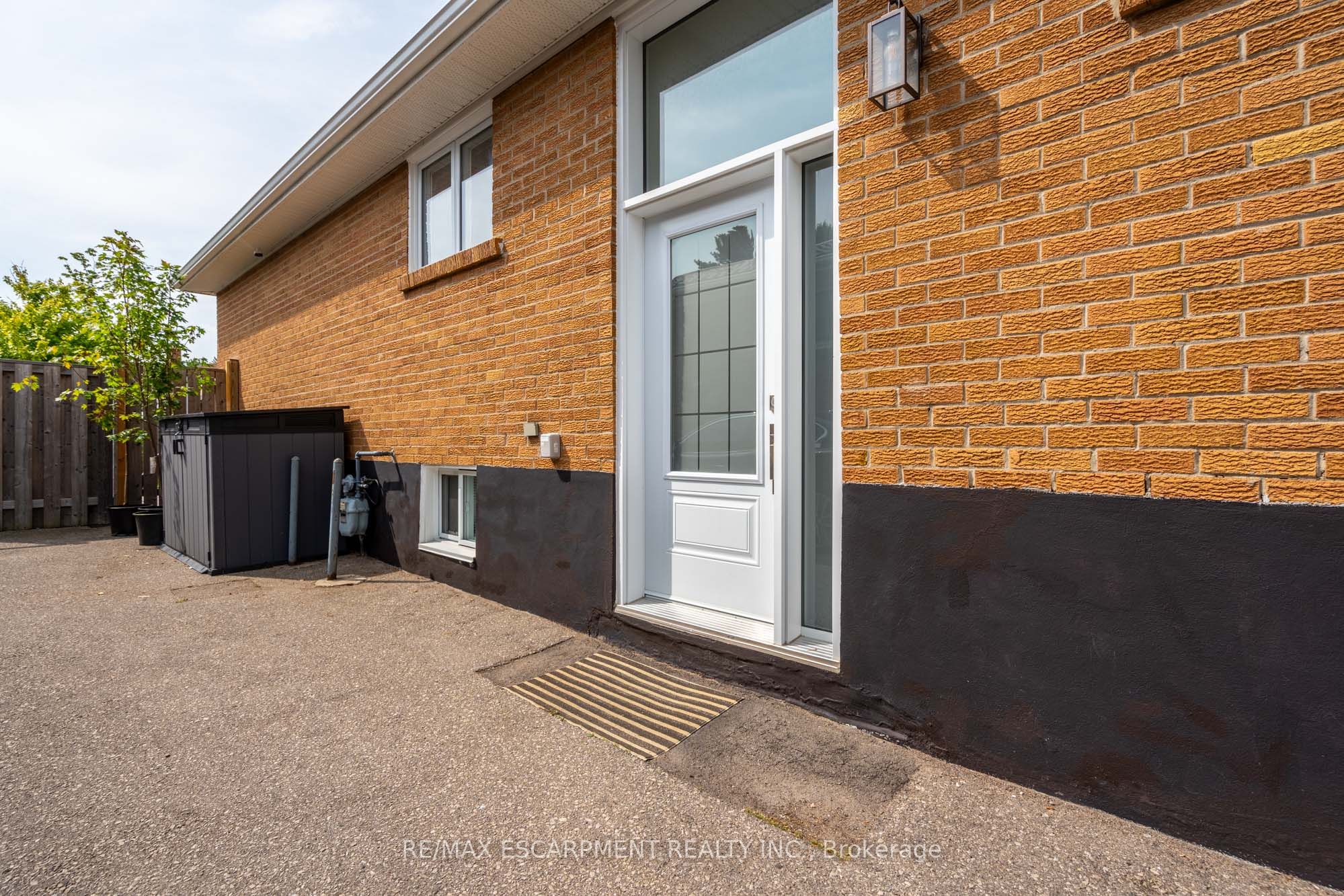 Additional image 3 of 2-2400 Whaley Drive, Mississauga, ON, L5B 2B5