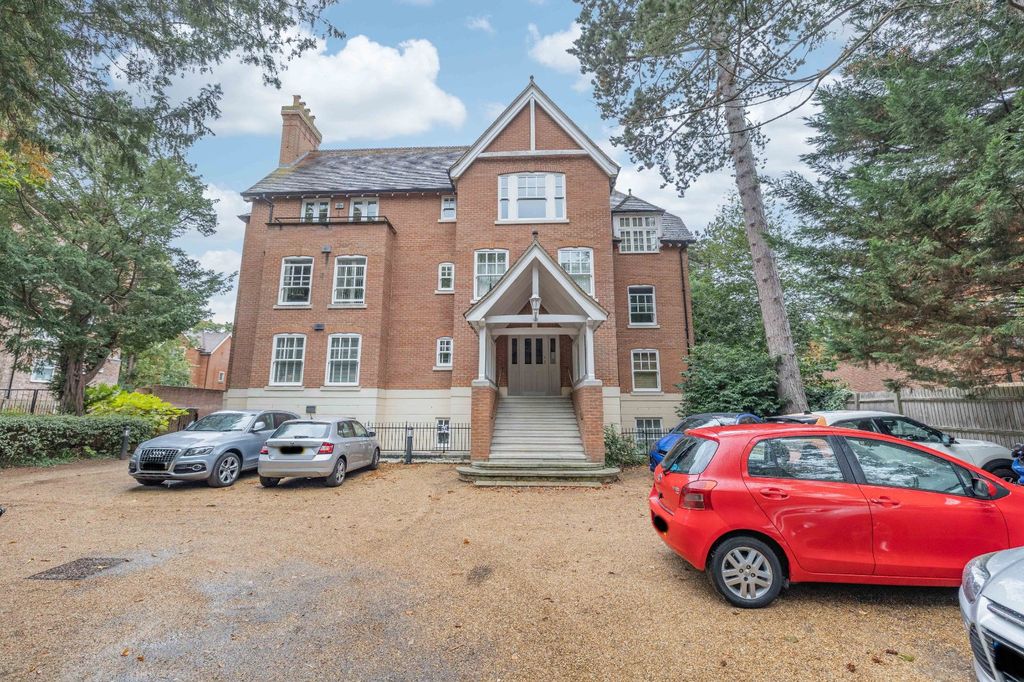 2 bed flat for saleNew Dover Road, Canterbury, Kent CT1