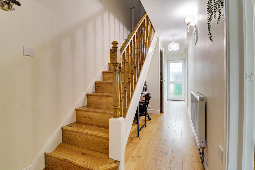 Additional image 8 of Kitchener Close, St Albans, AL1