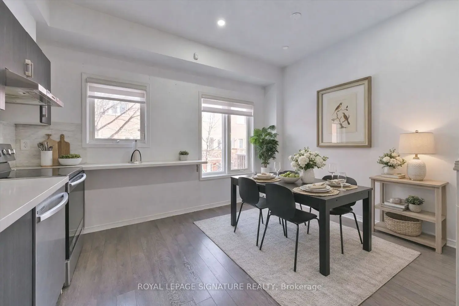 435 Hensall Circle 11