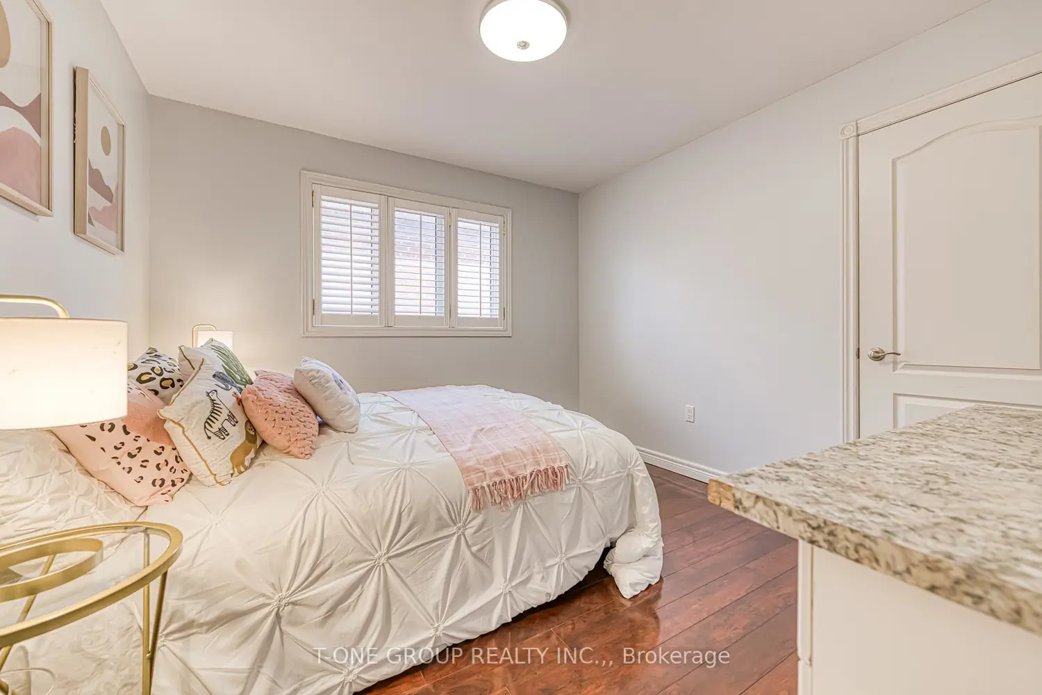 Additional image 11 of 11 Saint Avenue