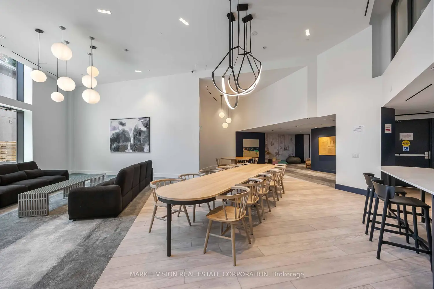 Additional image 15 of 2625 Dundas Street 414