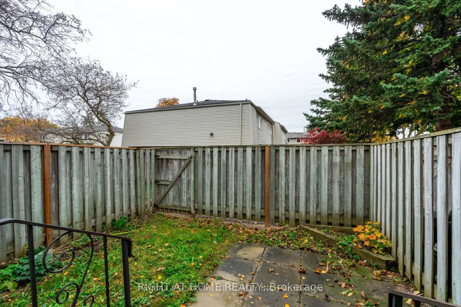 Additional image 13 of 33 Rochelle Avenue 46