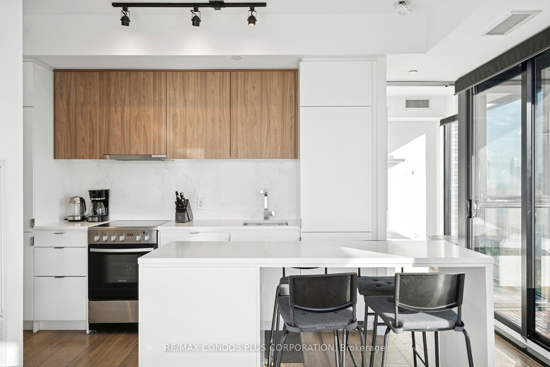Additional image 4 of 619-7 Smith Crescent, Toronto, ON, M8Z 0G3