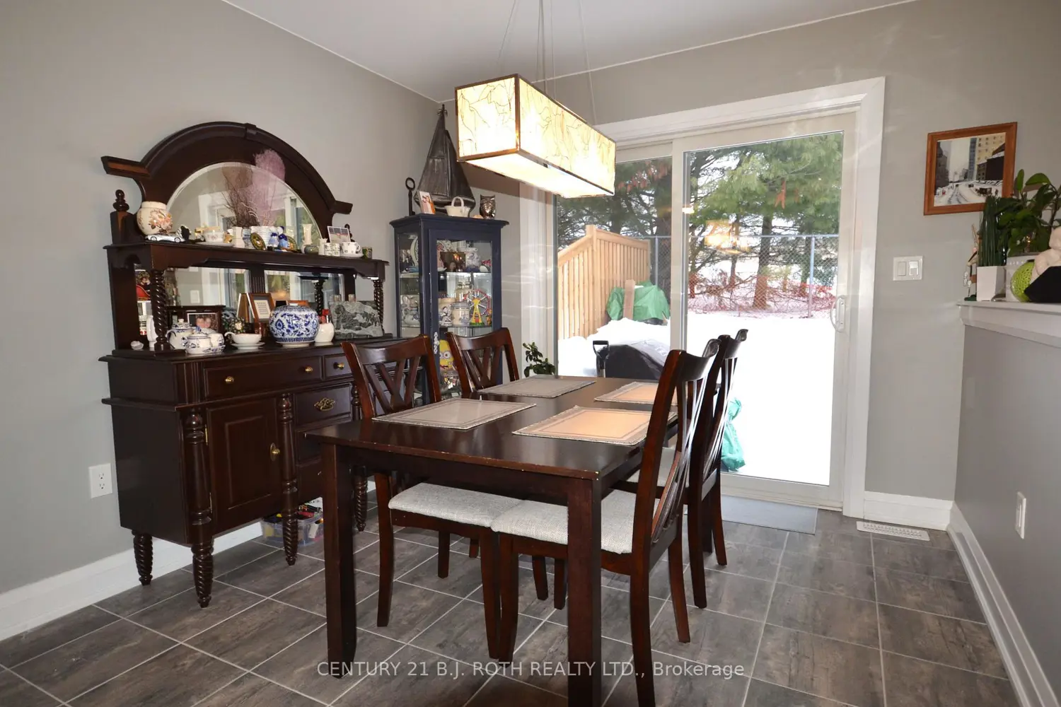 Additional image 8 of 8 Revol Road