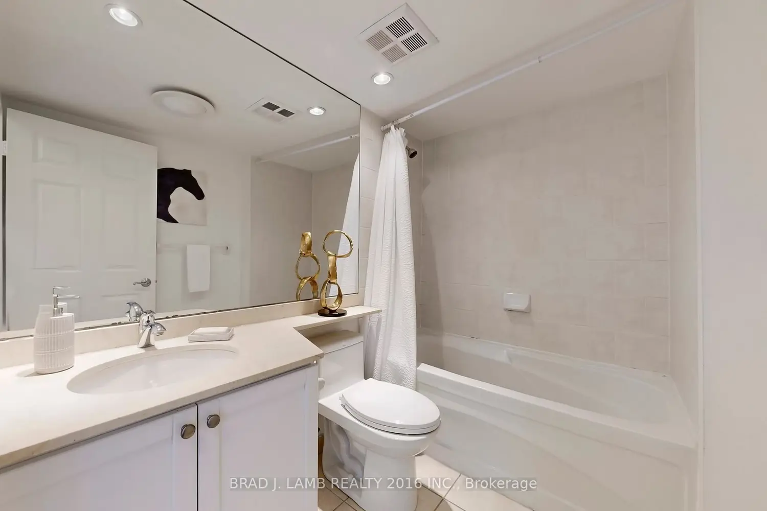 Additional image 12 of 245 Davisville Avenue 302