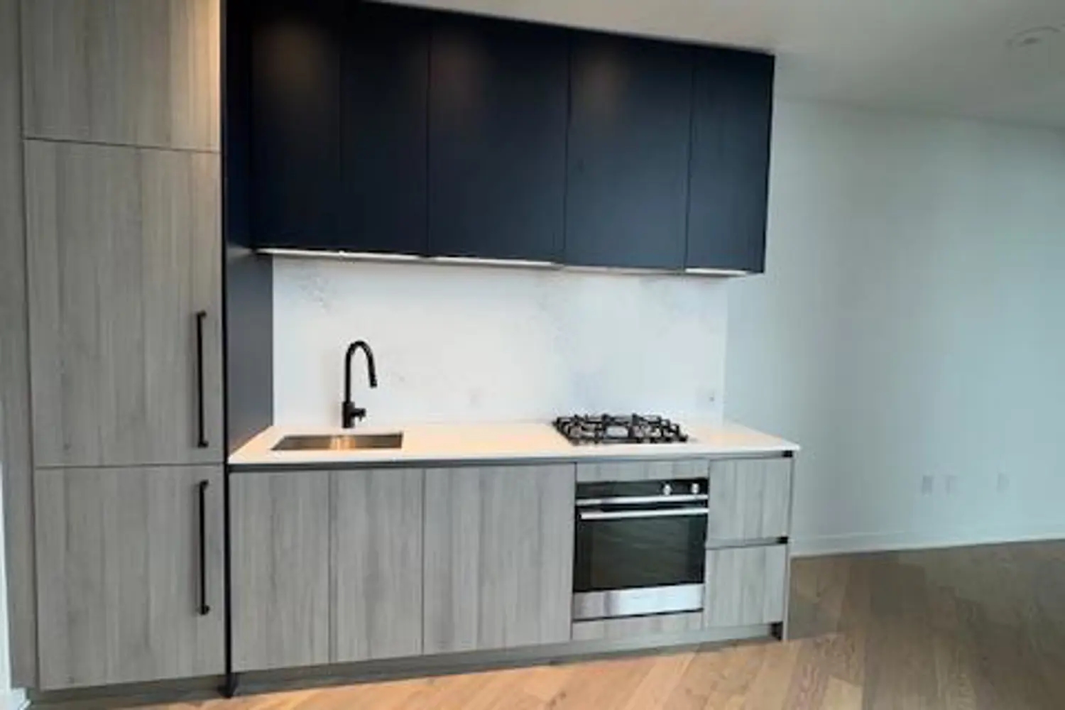 Additional image 2 of 2625 Dundas Street 809