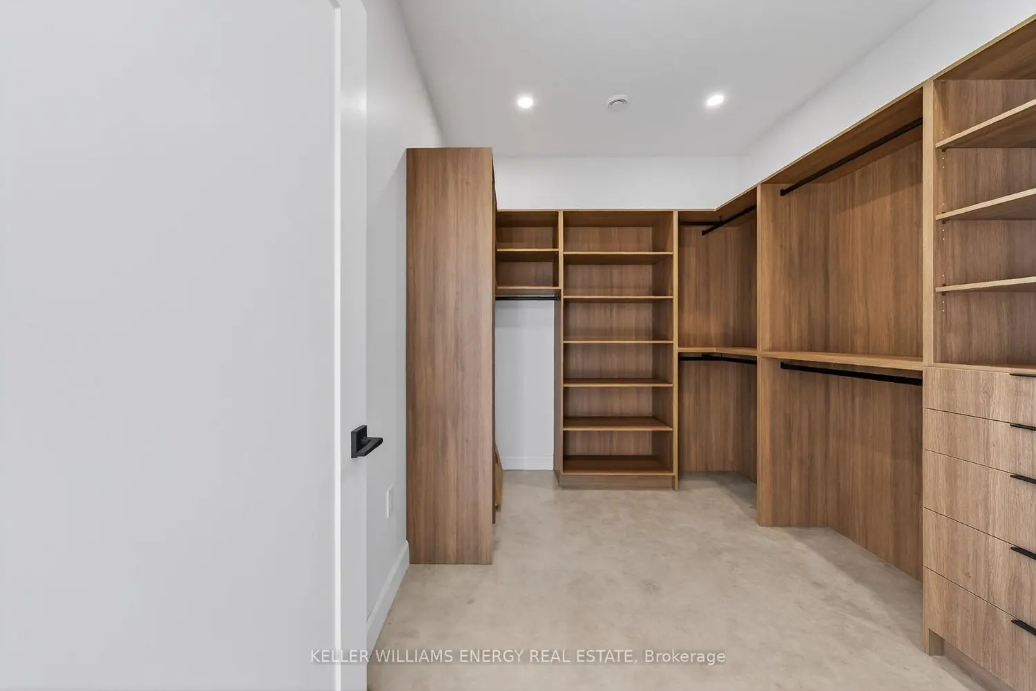 293 Kelly Road photo 5