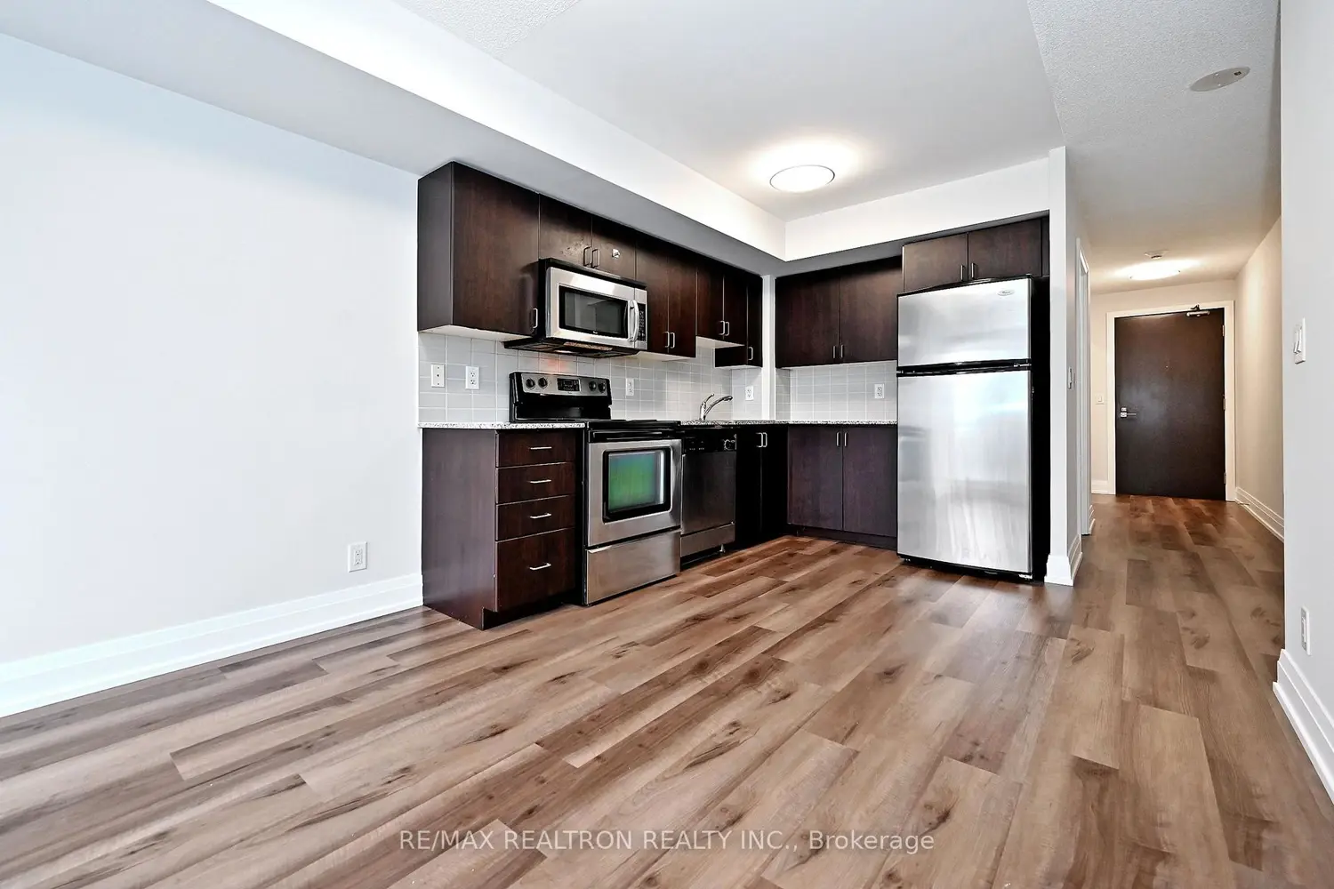 Additional image 17 of 1 De Boers Drive 814