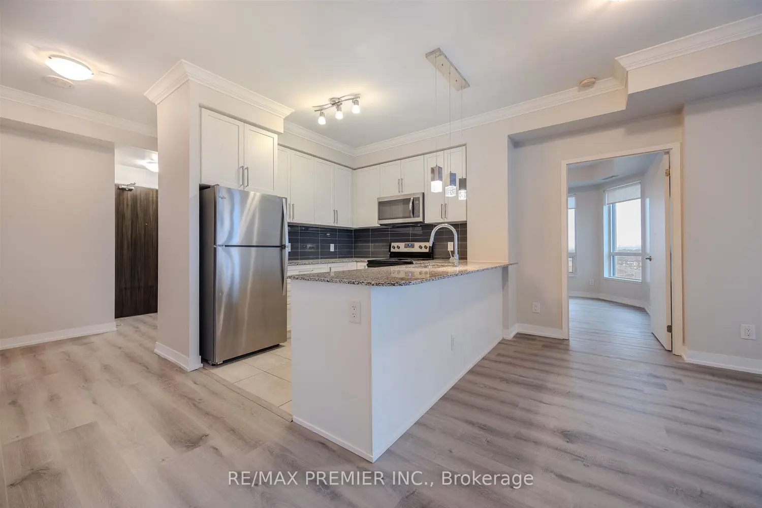 Additional image 6 of 840 Queens Plate Drive 1405