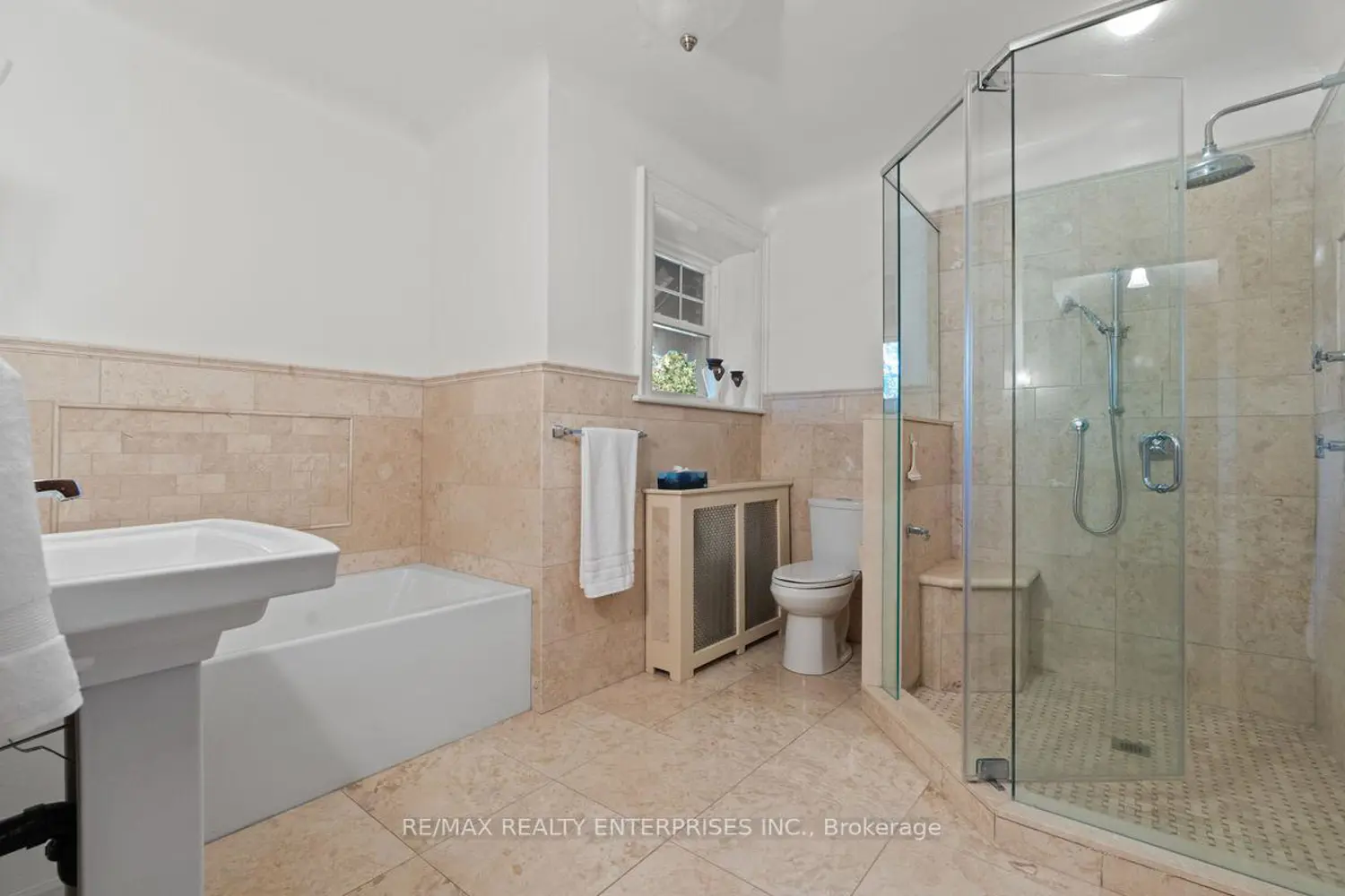 Additional image 15 of 1520 Pinetree Crescent