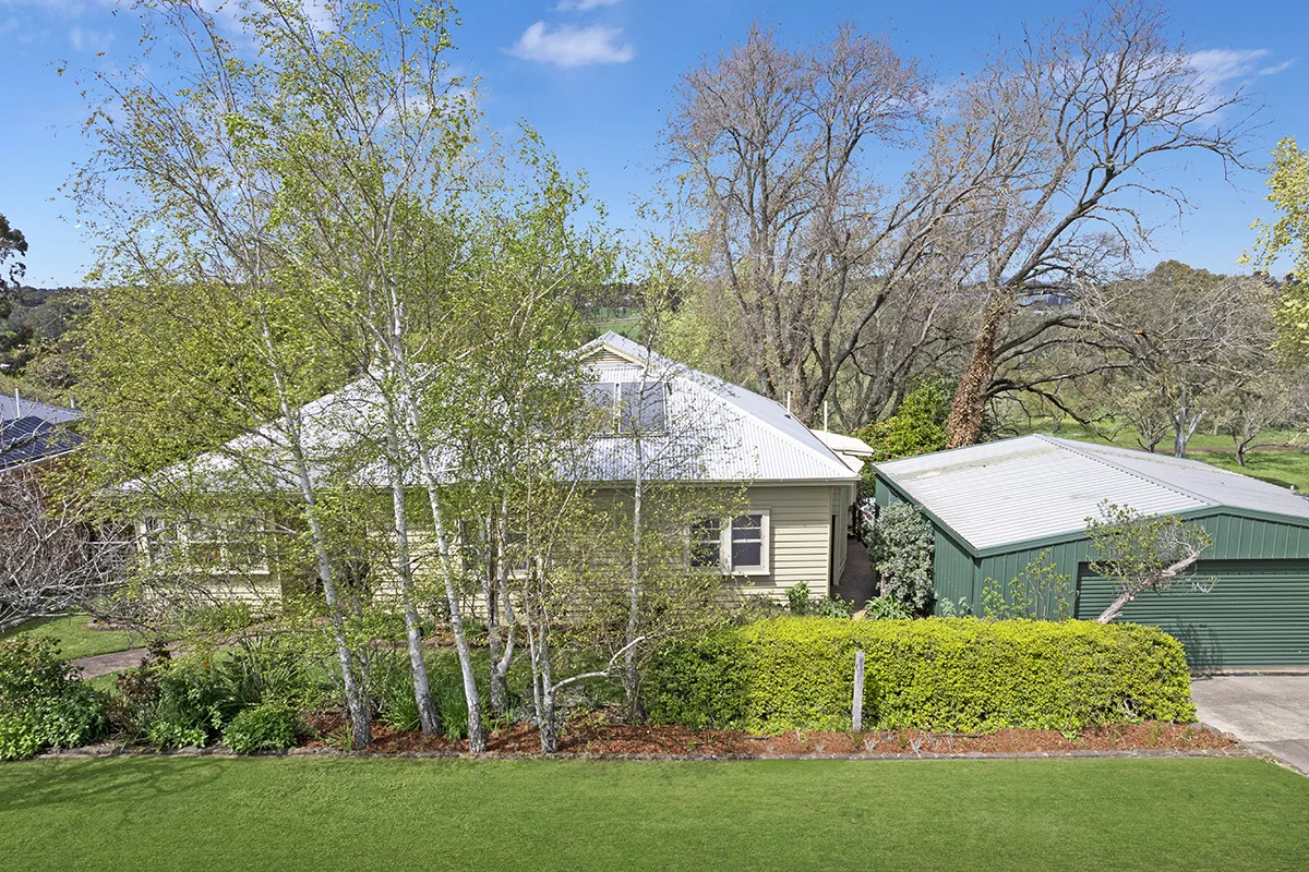 2 Martin Street, Hamilton VIC 3300