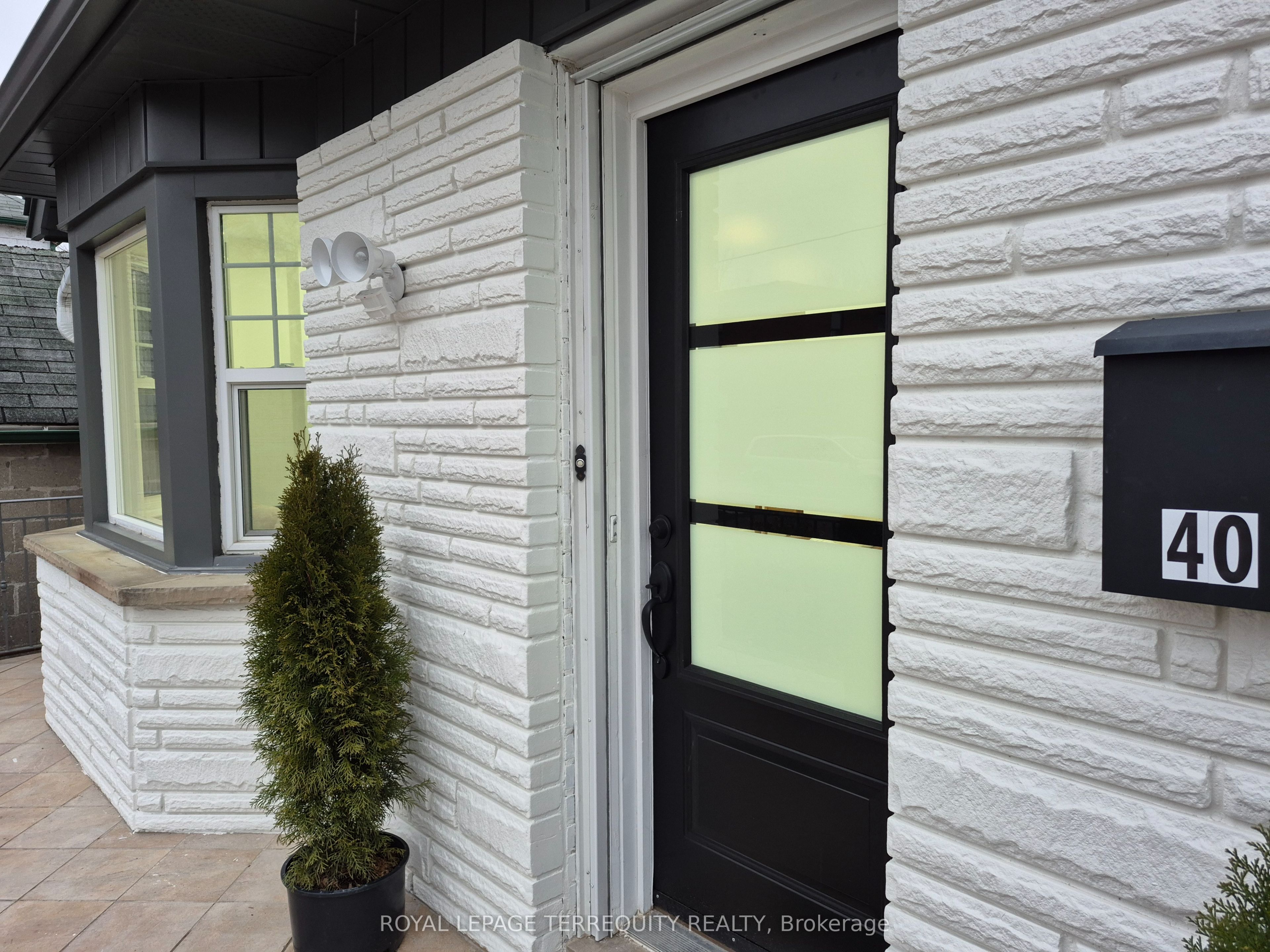 Additional image 4 of 40 Leroy Avenue, Toronto, ON, M4J 4G8