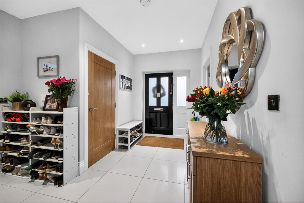 Additional image 2 of Watling Street, St. Albans, AL1