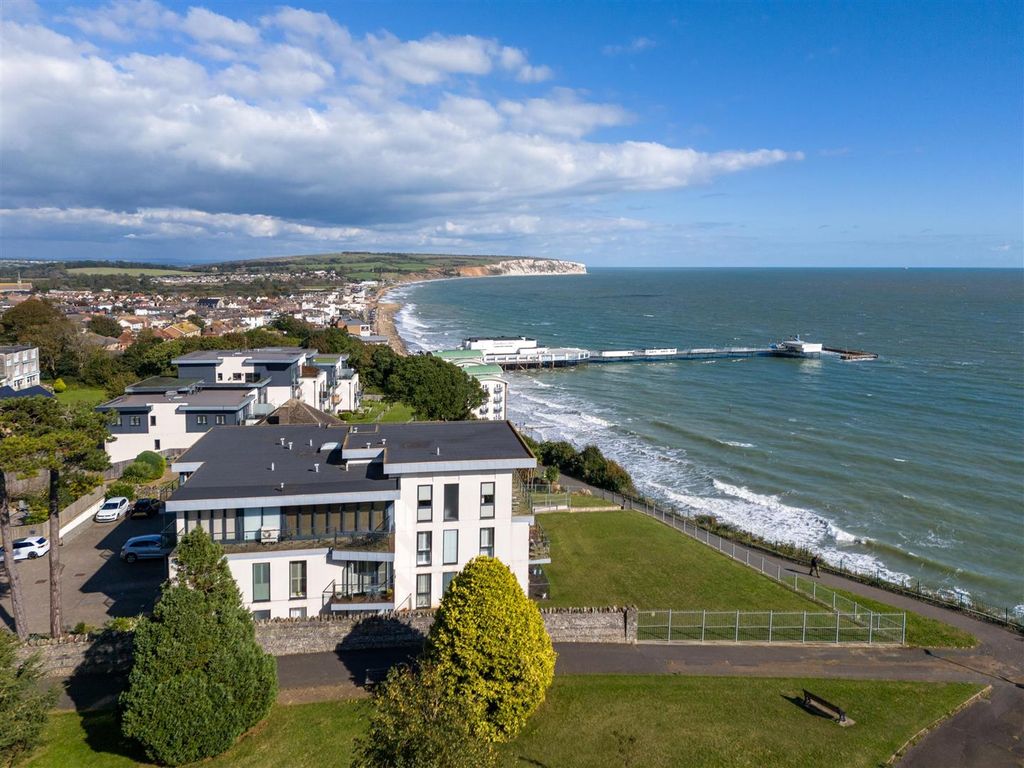 2 bed flat for saleSandown, Isle Of Wight PO36