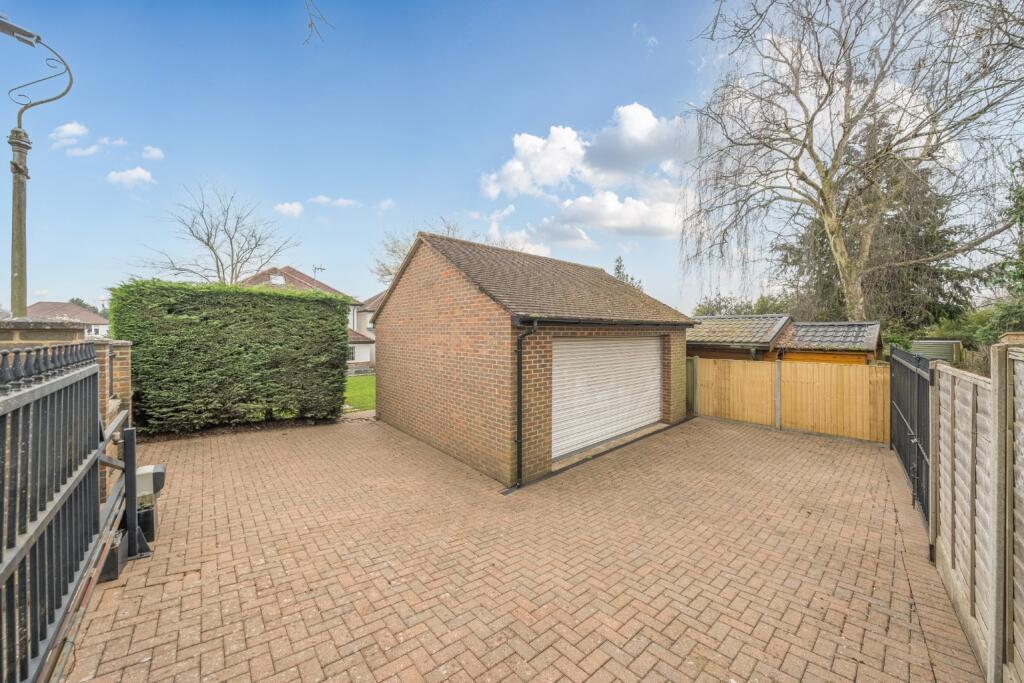 Additional image 25 of Charmouth Road, St. Albans, Hertfordshire, AL1