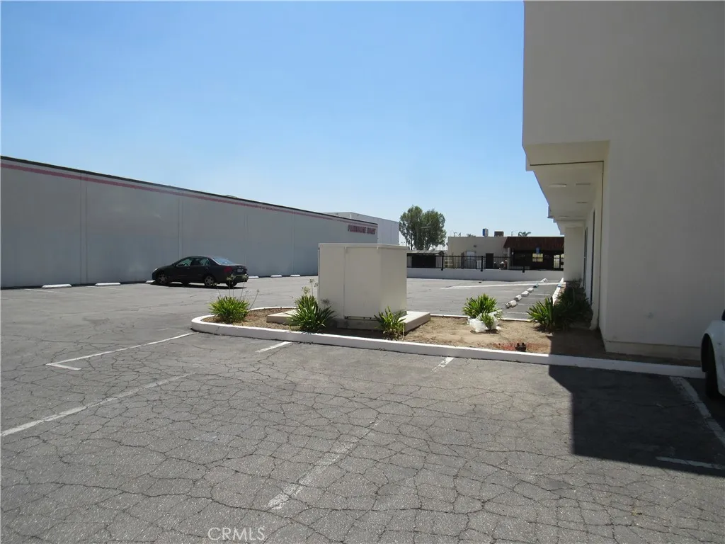 Additional image 28 of 435 W Orange Show Ln, San Bernardino, CA 92408