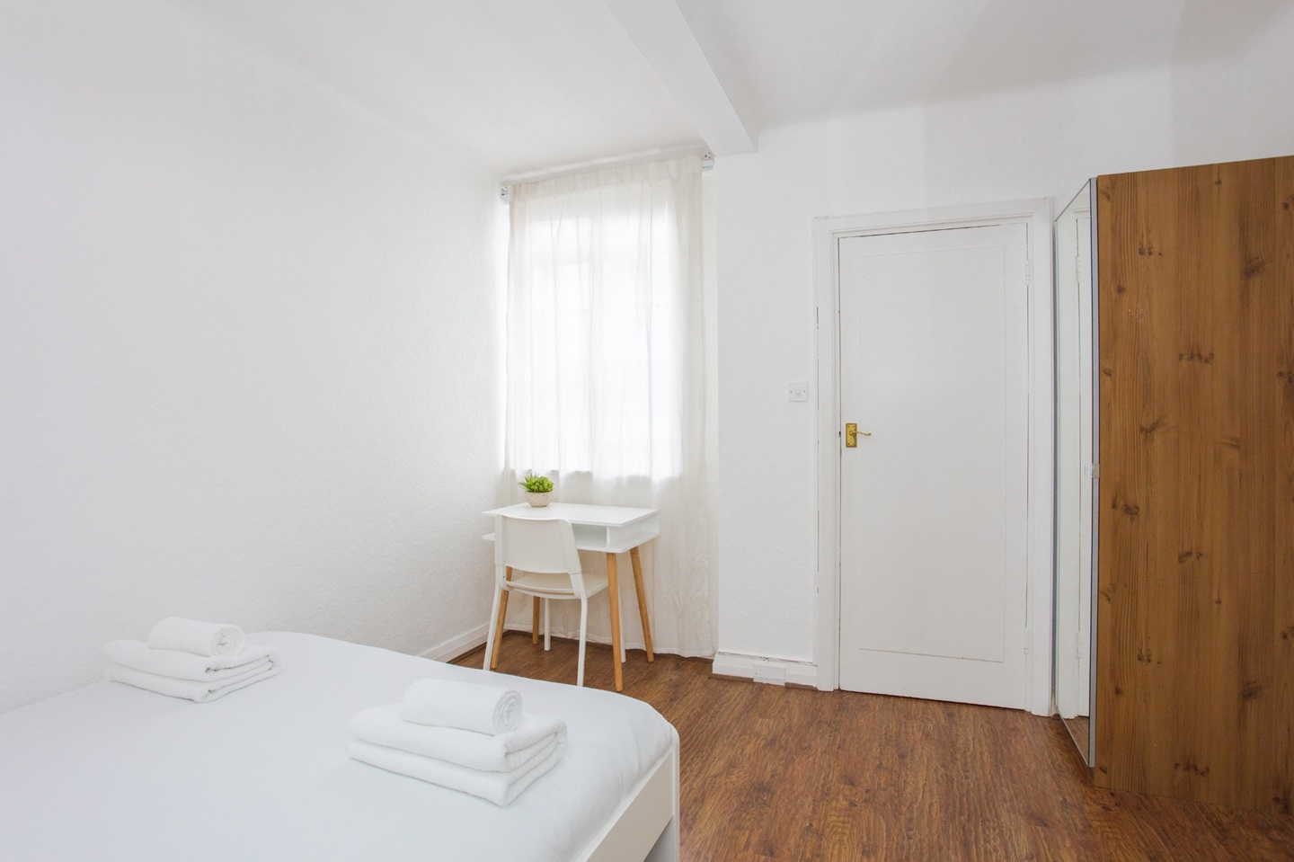 Additional image 22 of 2 Bed Flat, Hatherley Grove, W2, N1 7GU